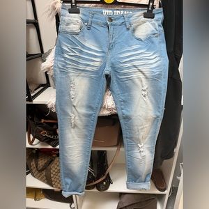 Light wash skinny jeans
